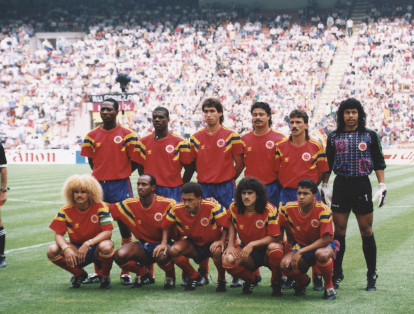 Luego de 1962, Colombia tuvo que esperar 28 años para volver a jugar una Copa del Mundo. El Mundial de Italia 90 fue la segunda cita orbital que disputó la Selección. El equipo del Pibe se convirtió en el más recordado por sus increíbles jugadas que marcaron el fútbol colombiano para siempre. Aunque la participación del equipo fue la más esperada, los resultados no fueron los mejores y la Selección fue eliminada en los octavos de final.