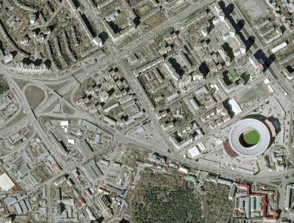 Otra de las sedes es el Yekaterinburg Central Stadium. Está ubicado en la ciudad de Ekaterimburgo, justo en la frontera entre Asia y Europa. Tiene capacidad para 35.000 personas.