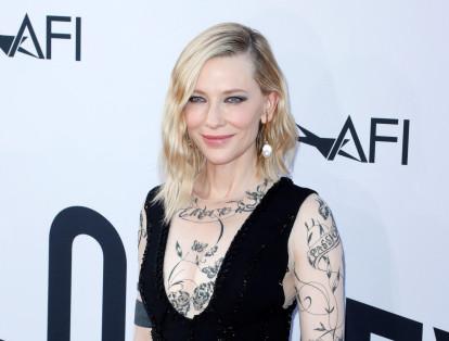 La actriz australiana Cate Blanchett posa para los fotógrafos a su llegada a la gala de entrega del 46º premio a la carrera profesional que entrega el Instituto de Cine Americano (AFI) en el teatro The Dolby Theatre de Hollywood, California (Estados Unidos) el 7 de junio de 2018