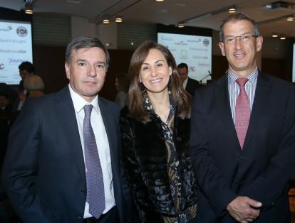 Santiago Cabrera, Marta Royo y Diego Quintero.