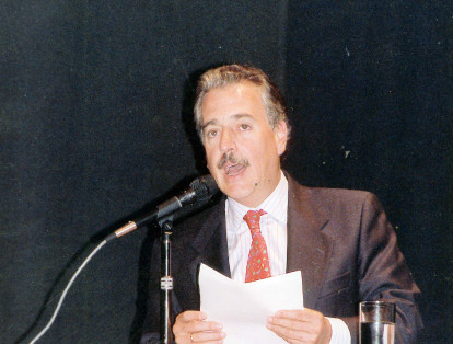 Andrés Pastrana: Fue presidente de Colombia durante el periodo 1998-2002. En su gobierno se realizaron los diálogos con las FARC-EP que tuvieron lugar en El Caguán, una zona que fue tomada por el grupo insurgente tras la finalización de las conversaciones.