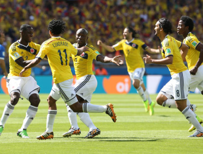 Tras 16 años sin asistir a un Mundial, Colombia logró clasificar para la Copa de 2014 en Brasil.

Con un equipo renovado, la Selección Colombia tuvo una primera gran victoria 3-0 en su debut contra Grecia con los goles de Pablo Armero (en el minuto cinco del partido), Teófilo Gutiérrez y James Rodríguez.