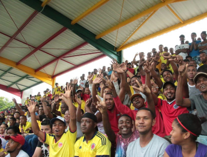 En el barrio La Candelaria, en Cartagena, gritaron con emoción el primer gol de la Selección Colombia.