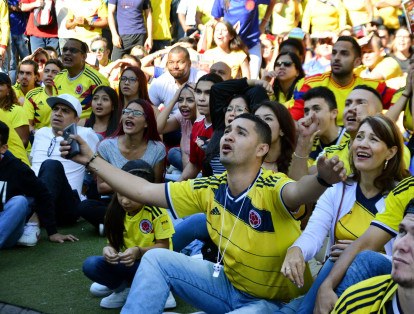 En Medellín también madrugaron a apoyar a la selección.