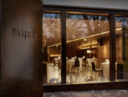 En el noveno lugar se ubica el también restaurante español Mugaritz. El chef Andoni Luis Aduriz abrió sus puertas en 1998 y desde el 2006 ha estado dentro del listado de los mejores restaurantes del mundo.
