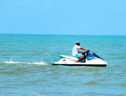 En las playas de Bocagrande se puede descansar al lado del mar y con un gran paisaje. Además, se pueden alquilar motos acuáticas para pasar un divertido rato.