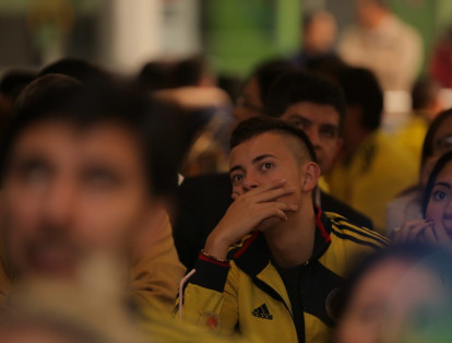 La ansiedad se nota en los hinchas de Colombia en Bogotá con la espera de un gol que de tranquilidad.