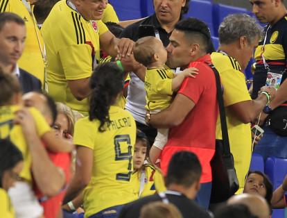 La selección colombiana de fútbol derrotó el jueves 1-0 a Senegal con un gol de Yerry Mina en el segundo tiempo para clasificar a octavos de final como ganadora del Grupo H.