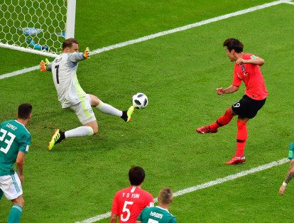 El arquero alemán Manuel Neuer, que lo intentó todo en el partido contra Corea del Sur donde Alemania quedóeliminado,  ocupa el cuarto lugar del listado con 11 paradas  y el 73,3 por ciento de atajadas.