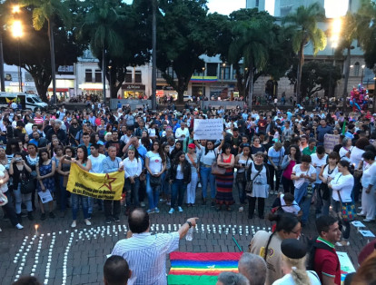 Pereira. Plaza de Bolívar. Colectivos y ciudadanos se unieron al rechazo al asesinato de líderes sociales.