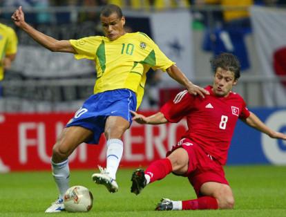 La siguiente semifinal se disputó entre Brasil y Turquia, en Saitama, Japón. El encuentro terminó 1-0 a favor del seleccionado brasileño, que luego ganó la Copa del Mundo.