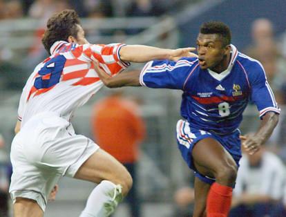 Por su parte, Francia, país anfitrión, venció 2-1 a la selección croata. En la final, el equipo europeo se impuso a la Selección Brasil con un marcador de 3-0.