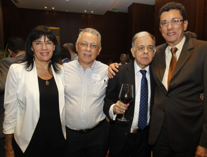 Adriana Toro Brand, Jorge Alonso Yepes, Sergio Iván Toro y Alonso Peña López.