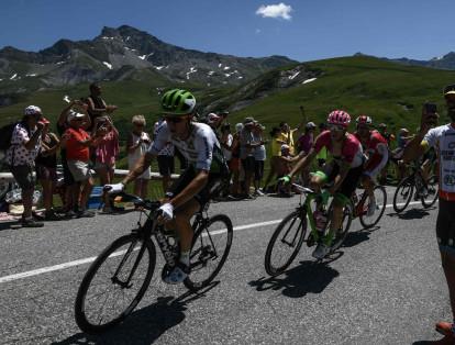 Belgium's Serge Pauwels (L) rides in a breakaway group during the twelfth stage of the 105th edition of the Tour de France cycling race, between Bourg-Saint-Maurice - Les Arcs and l'Alpe d'Huez, on July 19, 2018.