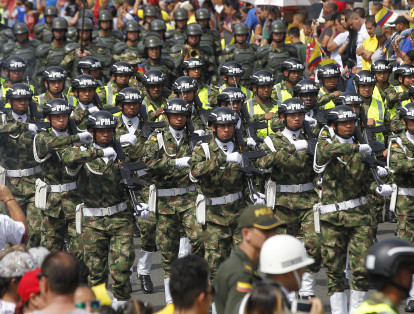 Desfile militar 20 de julio en Medellín