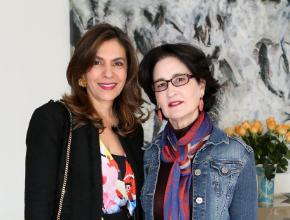 Elena Vega y Gabriela Febres Cordero.
