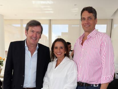 Pedro Herrera, María Consuelo Araújo y Ricardo Mazalán.