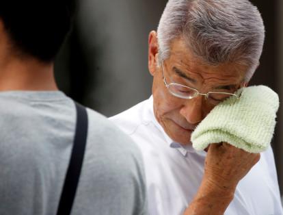 En la capital, los tokiotas tuvieron que soportar temperaturas de hasta 39 grados, alcanzados a primera hora de la tarde. Por esta época, la temperatura en Tokio está entre los 35 y casi 40 grados a la sombra, con una humedad de más del 80 por ciento.