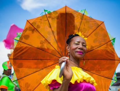 Los coloridos vestidos de las mujeres y el baile al son del chirimia son tradición en las Fiestas de San Pacho