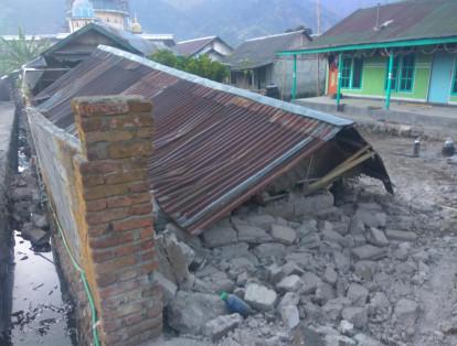 Las múltiples réplicas contribuyeron a alimentar el pánico en algunas localidades, como en Sembalun, en el este de la isla.
