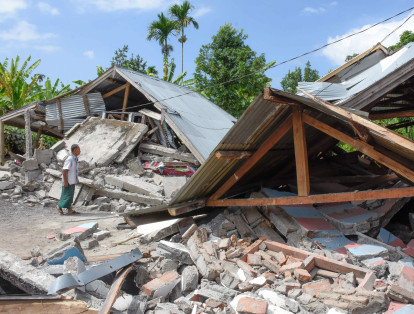 Más de 200 personas cuyas casas resultaron dañadas o destruidas levantaron tiendas de campaña. Algunos se negaban a regresar a sus hogares por temor a que las réplicas terminaran derrumbando sus viviendas.