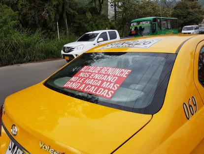 El gremio de taxistas que trabajan en el municipio, lanzaron una voz de protesta ante la alcaldía de Caldas por la decisión de poner a circular nuevos carros de transporte público, asegurando que el territorio es muy pequeño para soportar el aumento de taxis.