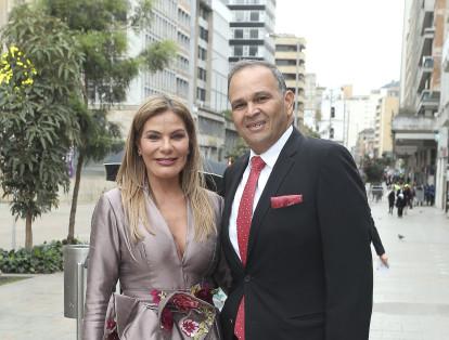 María Mónica Urbina y José Hernández.