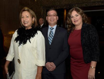 Elvira Añez, Fernando Ruiz y Martha Sarria.