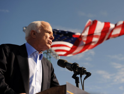 Una foto de 2008 del senador republicano por Arizona, John McCain, quien es considerado como héroe de la guerra de Vietnam, donde estuvo confinado varios años.