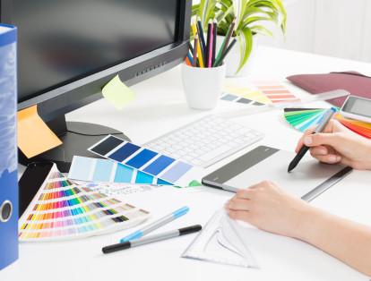 Illustrator: 
Otro de los programas de la suite de Adobe claves en el mercado es Illustrator. En el primer trimestre de 2018, se postearon 25.127 de estos trabajos, 80,7 % que en el mismo periodo en 2017. 

Los trabajos relacionados con diseño y estética visual son algunos de los más buscados en el mercado.