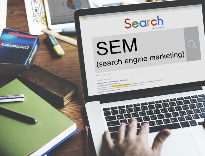 Search Engyne Marketing:
La promoción de sitios web con objetivos de mercadeo es otro de los trabajos más posteados en Freelancer.com. Esta labor posiciona una página en motores de búsqueda e invierte estratégicamente para lograr más visibilidad. La demanda del también conocido como SEM creció un 78,6%.