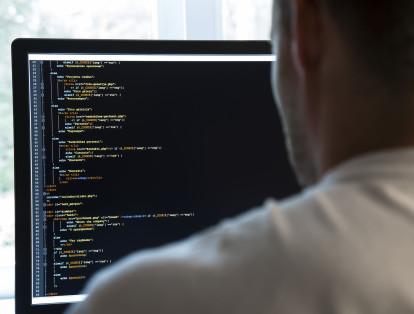 Programación: La administración de sistemas, los algoritmos y los lenguajes de código ocupan varias posiciones de la lista de Freelancer.com. El manejo de Angular.js, Objective C, Javascript y Python son algunos de los más solicitados.