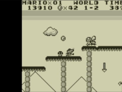 Para el comienzo de los noventa, el Game Boy tomó rumbo al éxito. Para ese dispositivo móvil de entretenimiento llegó el Super Mario Land, a blanco y negro. El juego se lanzó en  1989 en Japón y llegó en 1989 y 1990 a América y Europa.