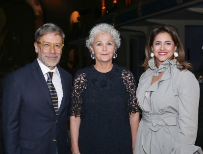Pedro Ruiz, Julia Salvi y la Primera Dama, María Juliana Ruiz.