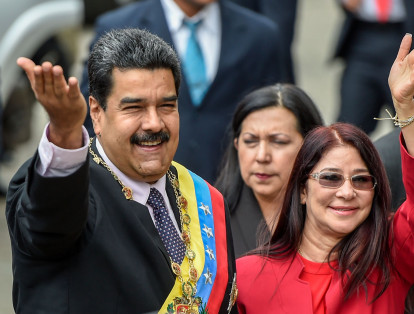 Este miércoles, Cilia Flores, la primera dama de Venezuela, fue incluida en la lista de sancionados por el Departamento del Tesoro de Estados Unidos, la Lista Clinton. La esposa de Nicolás Maduro es señalada de saquear la riqueza del país y ayudar a que el mandatario mantenga el poder.