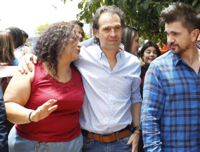 Juanes visitó el barrio Moravia, norte de Medellín