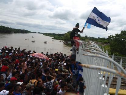 Los hondureños dicen que la crisis en su país los lleva a buscar el 'sueño americano'.