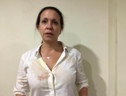 La dirigente opositora de Venezuela María Corina Machado sufrió una agresión este miércoles junto a su equipo cuando encabezaba un acto político en el sur del país petrolero. Afirma que el presidente Nicolás Maduro ordenó el ataque y calificó al Gobierno de "mafioso".
