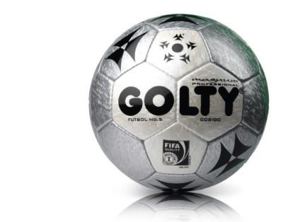 En la temporada 2003 se estrenó este balón, de color gris, llamado Magnum.