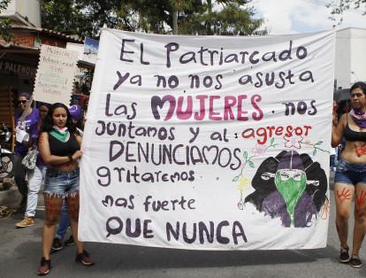 Según la Defensoría del Pueblo, el 42 % de los agresores de mujeres en Colombia son "parejas, exparejas o personas conocidas por la víctima".