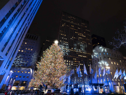 La ceremonia del Rockefeller Center se celebra desde 1931 y, para muchos, marca de manera oficial el inicio de la temporada navideña en Nueva York.