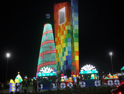 Barranquilla, conocida como La Puerta de Oro de Colombia, también deja ver su colorida Navidad para que propios y extranjeros puedan disfrutarla en esta época.