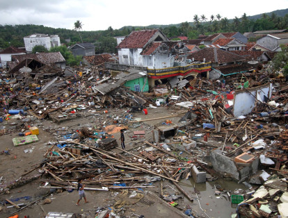 Se estima que además de los 430 muertos y más de 1.500 heridos, este último tsunami ha provocado el desplazamiento de más de 21.000 personas.