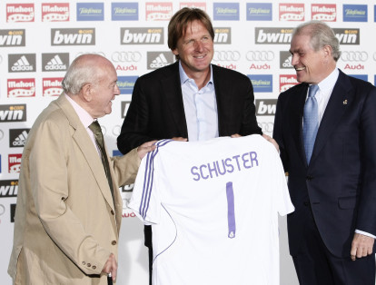 Bernd Schuster jugó primero en Real Madrid y luego pasó por el Atlético. Como DT dirigió a los merengues.
