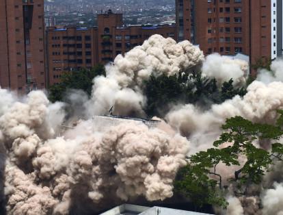 La demolición del edificio Mónaco "significa la derrota de la cultura de la ilegalidad (...) Significa que la historia no se va a escribir en función de los victimarios", declaró el presidente colombiano, Iván Duque.