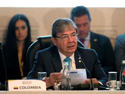 El canciller de Colombia, carlos Holmes Trujillo, dijo en su intervención que "tenemos la responsabilidad de intensificar nuestro respaldo" a los venezolanos y que nunca antes se había estado tan cerca de lograr la salida de Maduro del poder y de restablecer la democracia en el vecino país.