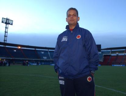 Reinaldo Rueda ya había sido DT interino de la Selección en 2002. En 2004 regresó: debutó el 18 de febrero de ese año, frente a Honduras, con un empate 1-1 en Tegucigalpa.