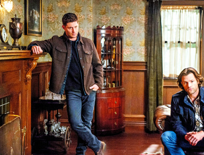 Jensen Ackles (izquierda) interpreta a Dean, y Jared Padalecki es su hermano Sam, protagonistas de la serie.