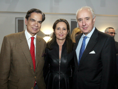 Alberto Abello y los Embajadores de España Pablo Gómez de Olea y María Henriquez.