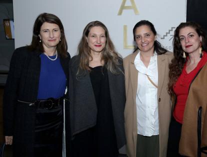 Natalia Rippe, Lina Gaviria, Liliana Valencia y María Antonia Pérez.